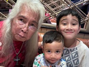 Rafathar dan Rayyanza Lepas Rindu dengan Gideon Tengker Rafathar dan Rayyanza Lepas Rindu dengan Gideon Tengker