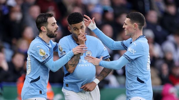 LEICESTER, ENGLAND - DECEMBER 29: Savinho of Manchester City celebrates after scoring a goal to make it 0-1 during the Premier League match between Leicester City FC and Manchester City FC at The King Power Stadium on December 29, 2024 in Leicester, England. (Photo by Catherine Ivill - AMA/Getty Images)