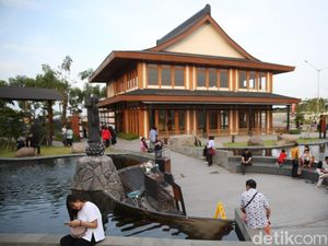 Suasana Taman Doa Our Lady Of Akita PIK Saat Libur Nataru Suasana Taman Doa Our Lady Of Akita PIK Saat Libur Nataru