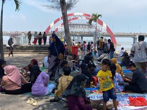 THP Kenjeran Mulai Diserbu Pengunjung Libur Nataru 2025 THP Kenjeran Mulai Diserbu Pengunjung Libur Nataru 2025