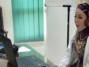 Tes CPNS Kemenag Bertepatan Hari Pernikahan, Wanita Ini Ujian Pakai Gaun Pengantin Tes CPNS Kemenag Bertepatan Hari Pernikahan, Wanita Ini Ujian Pakai Gaun Pengantin