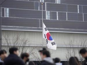 Video: Kala Warga Korsel Cap Gambar Bias K-Pop dan Anabul untuk Rayakan Pemilu Video: Kala Warga Korsel Cap Gambar Bias K-Pop dan Anabul untuk Rayakan Pemilu