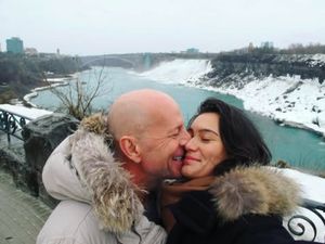 Otak Bruce Willis Diserang, Istri Lega Bukan Pernikahan Retak Otak Bruce Willis Diserang, Istri Lega Bukan Pernikahan Retak
