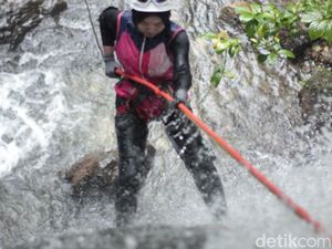 3 Curug untuk Canyoning di Gunung Menir Bogor 3 Curug untuk Canyoning di Gunung Menir Bogor