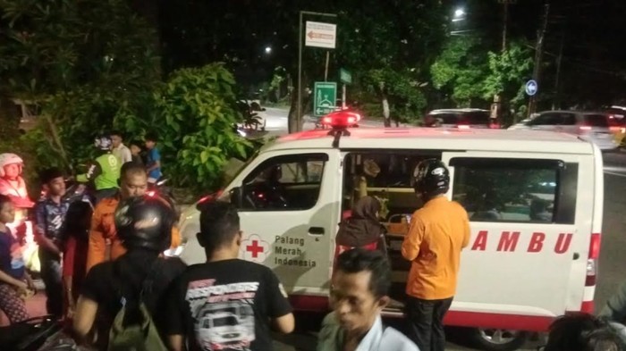 Evakuasi bayi yang didapatkan di Jalan Indrapura