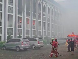 Video Kebakaran di Gedung Kampus UIN Ciputat Tangsel