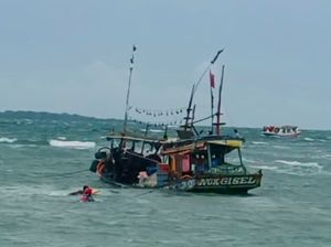 Kapal Bocor hingga Karam di Kepulauan Seribu, 6 Nelayan Selamat Kapal Bocor hingga Karam di Kepulauan Seribu, 6 Nelayan Selamat