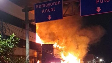 Rumah di Senen Jakpus Terbakar, 2 Orang Lansia Tewas Terjebak