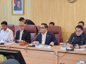 Komisi II DPR Akan Rapat Ulang Jadwal Pelantikan Gubernur karena Dismissal MK Komisi II DPR Akan Rapat Ulang Jadwal Pelantikan Gubernur karena Dismissal MK