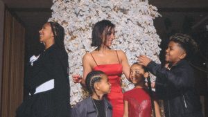 Foto Langka Keluarga Kim Kardashian dengan Ke-4 Anaknya yang Beranjak Besar