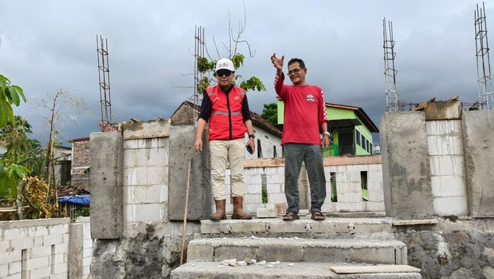 Makam Mbah Celeng Sleman Penampakan modern proses pembangunan makam relokasi Kyai Kromo Ijoyo atau Mbah Celeng di Ketingan, Mlati, Sleman. Foto diunggah Senin (30/12/2024).