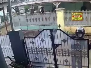 Video Maling Gasak Emas Rp 35 Juta di Bekasi: Assalamualaikum, Paket