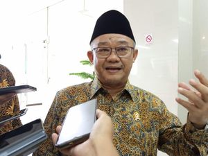YouTube Kemendikdasmen Raih Gold Play Button YouTube Kemendikdasmen Raih Gold Play Button
