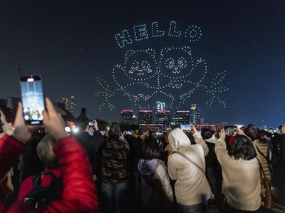 Meriahnya Pertunjukan Drone Panda Pertama di Hong Kong
