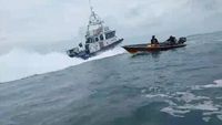 Momen Kapal Patroli Singapura Intimidasi Nelayan Batam di Perbatasan