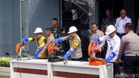 Polrestabes Surabaya Musnahkan 15 Kg Sabu-527 Knalpot Brong