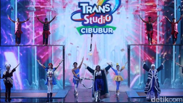 Pertunjukkan Menarik Briana The Ice Princess di Trans Studio Cibubur