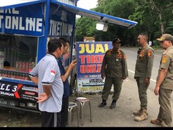 Satpol PP Tertibkan Gerai Tiket Liar di Gilimanuk gegara Bikin Macet