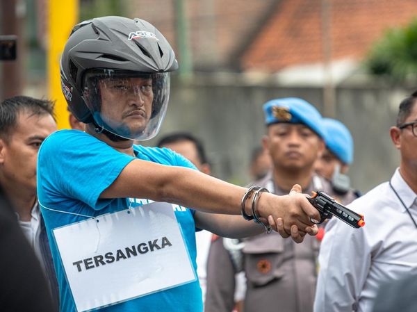 Rekonstruksi Kasus Penembakan Pelajar di Semarang