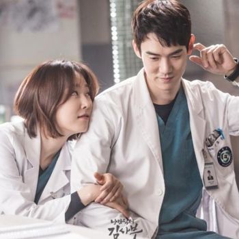 Seo Hyun Jin dan Yoo Yeon Seok di Dr. Romantic