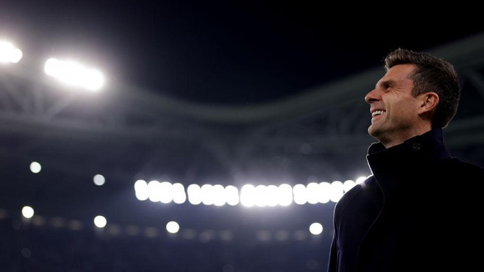 TURIN, ITALY - DECEMBER 29: Thiago Motta Head coach of Juventus reacts prior to kick off in the Serie A match between Juventus FC and ACF Fiorentina at Allianz Stadium on December 29, 2024 in Turin, Italy. (Photo by Jonathan Moscrop/Getty Images)