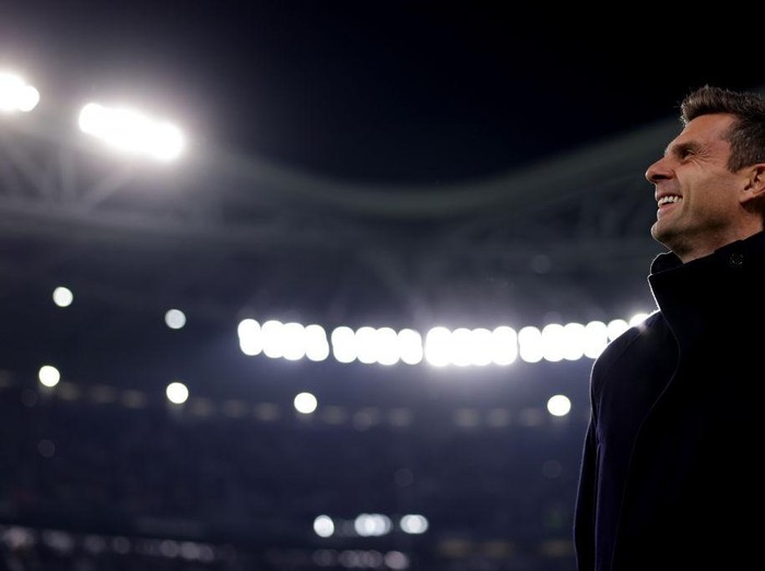 TURIN, ITALY - DECEMBER 29: Thiago Motta Head coach of Juventus reacts prior to kick off in the Serie A match between Juventus FC and ACF Fiorentina at Allianz Stadium on December 29, 2024 in Turin, Italy. (Photo by Jonathan Moscrop/Getty Images)