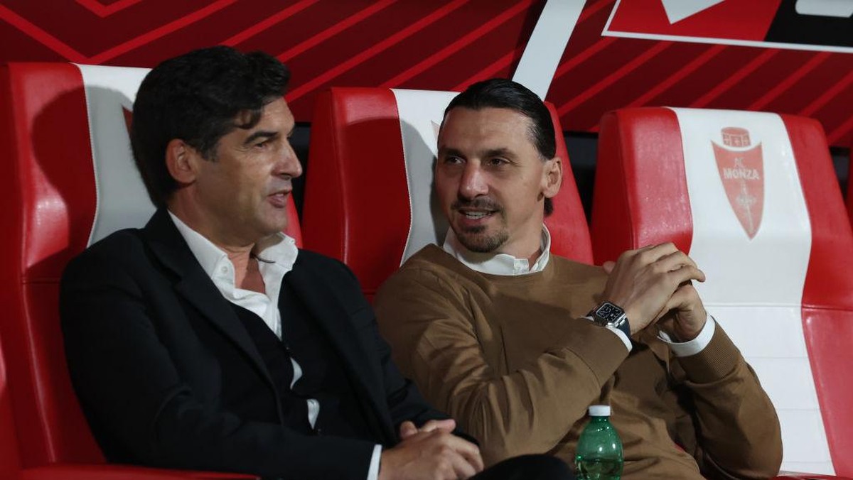 Paulo Fonseca dan Zlatan Ibrahimovic. Foto: AC Milan via Getty Images/Claudio Villa