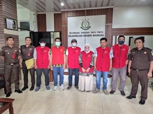 5 Kades-1 Kapus Langgar Netralitas Pilkada di Mamasa Dijebloskan ke Penjara 5 Kades-1 Kapus Langgar Netralitas Pilkada di Mamasa Dijebloskan ke Penjara