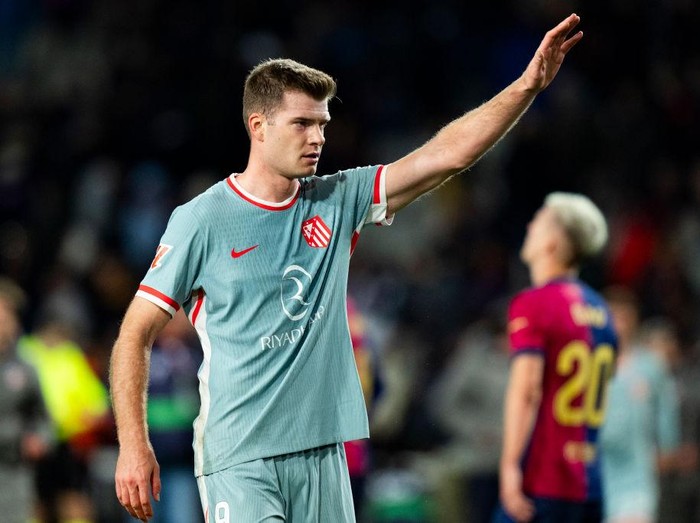 Alexander Sorloth (Atletico de Madrid) celebrates after the La Liga football match between FC Barcelona and Atletico de Madrid, at Lluis Companys Stadium in Barcelona, Spain, on December 21, 2024. Foto: Siu Wu. (Photo by Siu Wu/picture alliance via Getty Images)