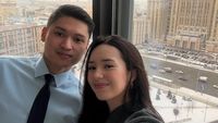 8 Gaya Artis Liburan Akhir Tahun 2024, Aurel-Atta Mesra Ciuman di Salju