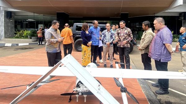 Eks Panglima TNI Yudo Margono Tengok Drone Hasil Daur Ulang Plastik