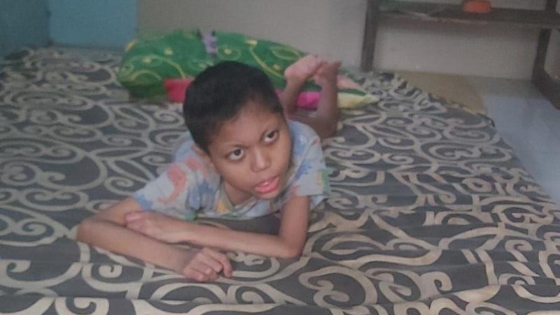 Kebutuhan Ibnu Anak Penderita Radang Otak Tercukupi Berkat Sahabat Baik