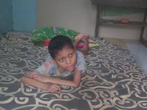 Kebutuhan Ibnu Anak Penderita Radang Otak Tercukupi Berkat Sahabat Baik