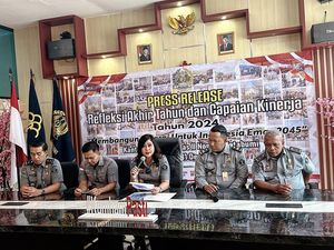 Imigrasi Kotabumi Deportasi 5 WNA, Ada yang Langgar Bikin Penginapan
