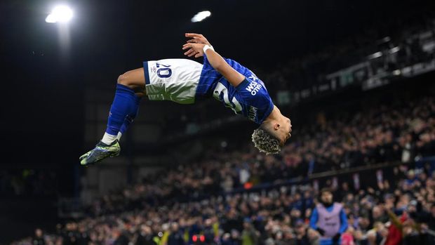 IPSWICH, ENGLAND - DECEMBER 30: Omari Hutchinson of Ipswich Town celebrates scoring his team's second goal during the Premier League match between Ipswich Town FC and Chelsea FC at Portman Road on December 30, 2024 in Ipswich, England. (Photo by Justin Setterfield/Getty Images)