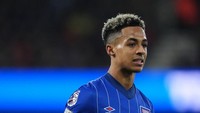 Situs Premier League mencatat Ipswich punya 7 pemain cedera yakni Conor Chaplin, Omari Hutchinson, Axel Tuanzebe, Cheidozie Ogbene, George Hirst, Massimo Luongo, dan Sam Szmodics. Foto: Adam Davy/PA Images via Getty Images