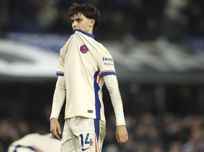 Chelsea's Joao Felix reacts after his goal was disallowed for offside during the English Premier League soccer match between Ipswich Town and Chelsea at Portman Road stadium in Ipswich, England, Monday, Dec. 30, 2024. (AP Photo/Richard Pelham)