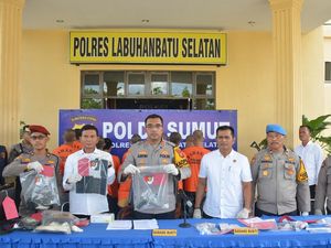Komplotan Perampok Bersenjata Bekap-Buang Sopir Truk di Labusel, 5 Ditangkap Komplotan Perampok Bersenjata Bekap-Buang Sopir Truk di Labusel, 5 Ditangkap