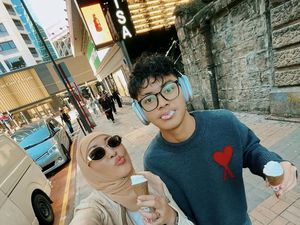 Kompaknya Angelina Sondakh dan Keanu Massaid Saat Makan Es Krim hingga Steak Kompaknya Angelina Sondakh dan Keanu Massaid Saat Makan Es Krim hingga Steak