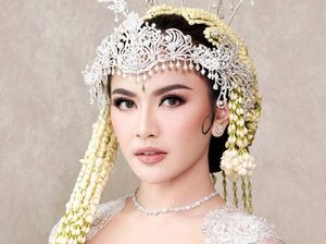 10 Makeup Pernikahan Selebriti Terfavorit di 2024 10 Makeup Pernikahan Selebriti Terfavorit di 2024