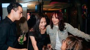 Momen Omara Esteghlal saat Hadiri Makan Malam Bareng Prilly Latuconsina