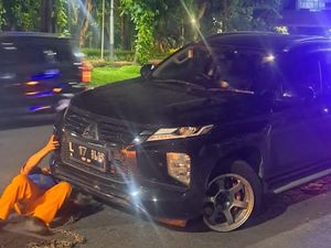 Pajero Seruduk Jazz dan Vario di Darmo Surabaya, 1 Korban Patah Tulang Pajero Seruduk Jazz dan Vario di Darmo Surabaya, 1 Korban Patah Tulang