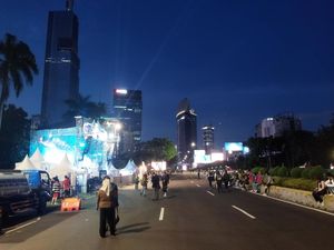 Senangnya Pekerja di Sudirman Jakarta, Pulang Ngantor Ada Car Free Night Senangnya Pekerja di Sudirman Jakarta, Pulang Ngantor Ada Car Free Night