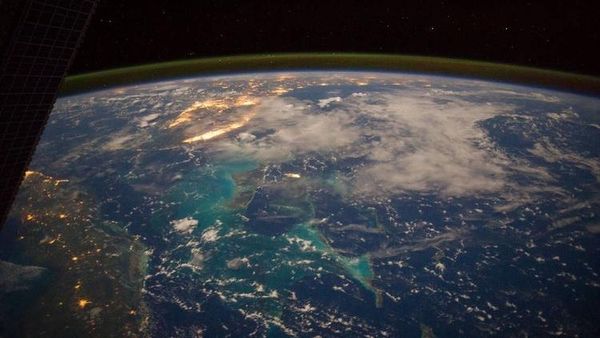 Potret Planet Bumi Diliat dari Antariksa, Bikin Terkesima