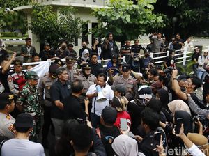 Tolak PPN 12 Persen, Massa Geruduk Kantor Pajak Jogja Tolak PPN 12 Persen, Massa Geruduk Kantor Pajak Jogja