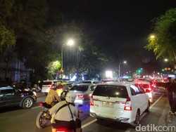 Macet di Jantung Surabaya Jelang Tahun Baru 2025, Warga: Nggak Apa-apa