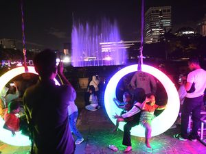 Suasana Monas Jelang Pergantian Tahun 2025