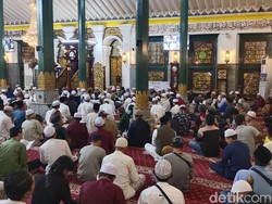 Zikir dan Doa Bersama di Masjid Agung Palembang Harapkan Keberkahan di 2025