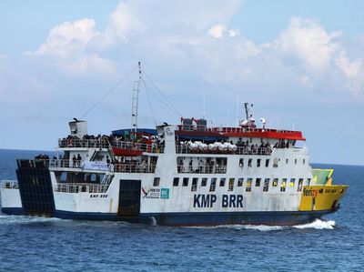Arus Balik Libur Nataru Mulai Ramai di Pelabuhan Ulee Lheue Aceh
