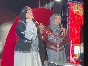 Pengalaman Luar Biasa Endang S Taurina-Ratih Purwasih Goyang Panggung Tahun Baru